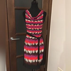 4/25$ Chic Multicolor Zigzag Midi Dress